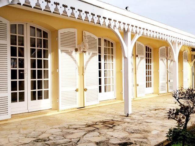 Maison 5 pièces 218 m²