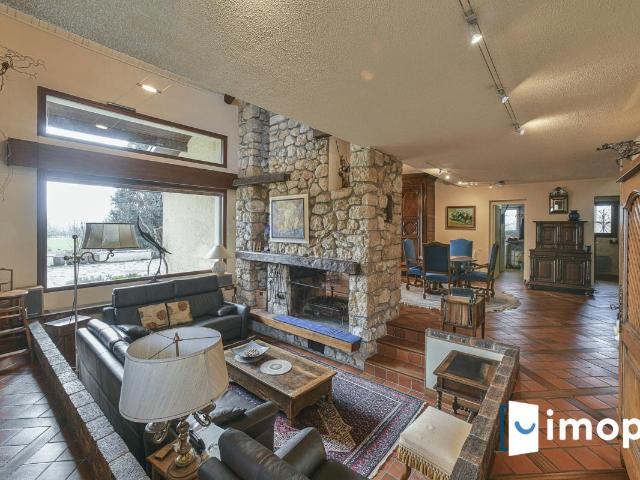 Maison 5 pièces 218 m²