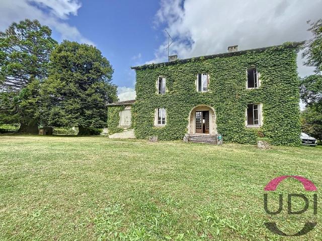 Maison 5 pièces 219 m²