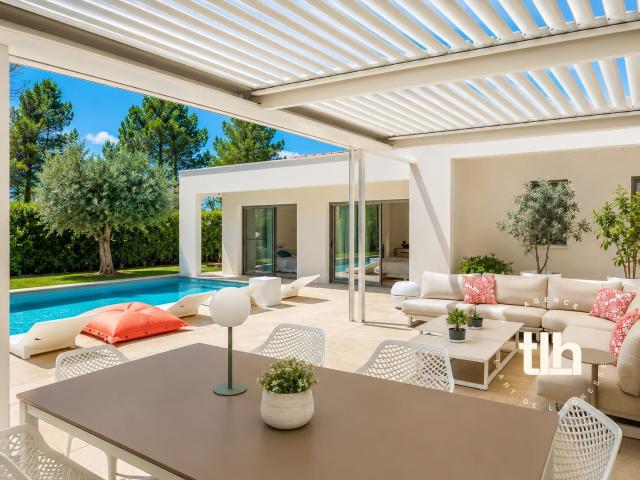 Maison 5 pièces 219 m²