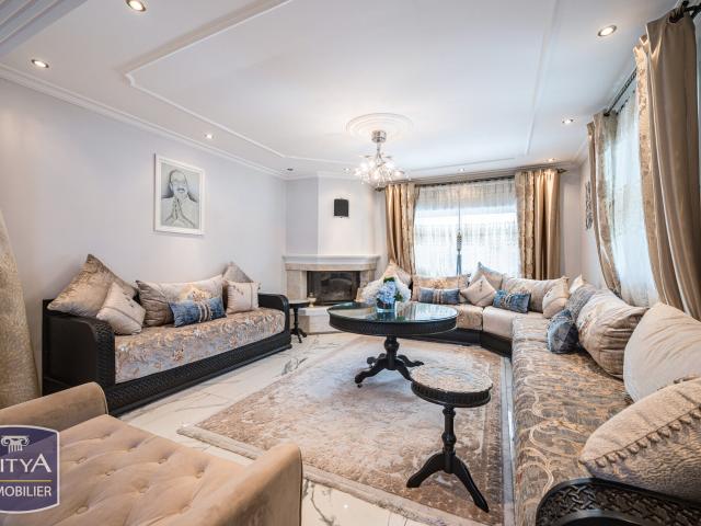 Maison 5 pièces 219 m²