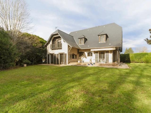 Maison 5 pièces 219 m²