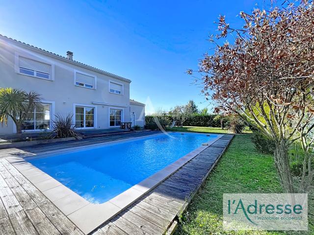 Maison 5 pièces 219 m²