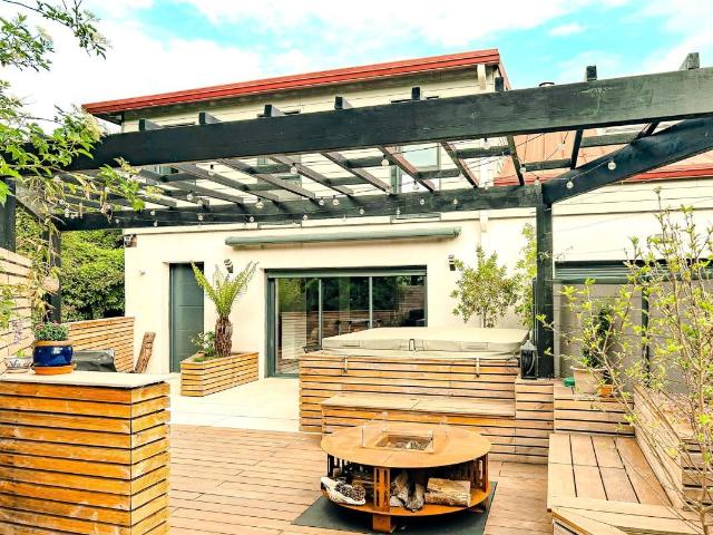 Maison 5 pièces 210 m²