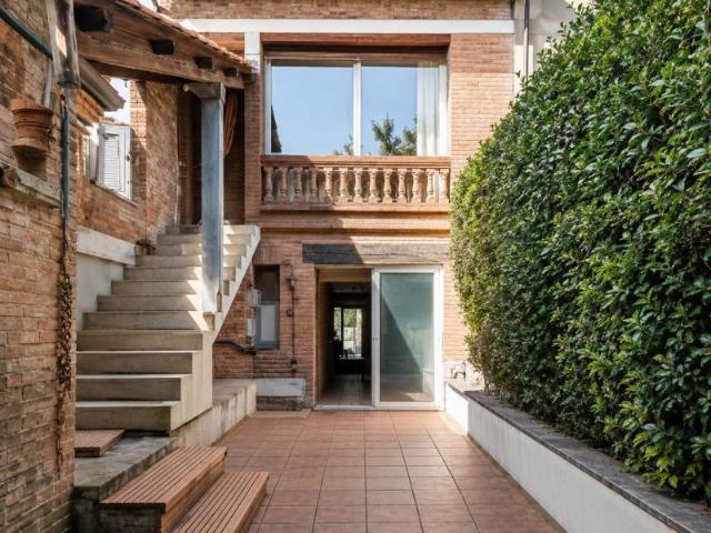 Maison 5 pièces 210 m²