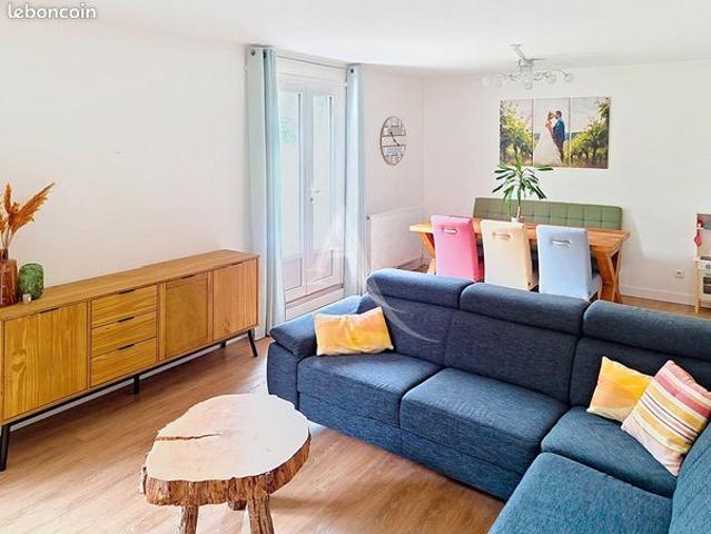 Maison 5 pièces 210 m²