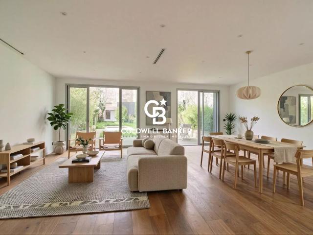 Maison 5 pièces 210 m²