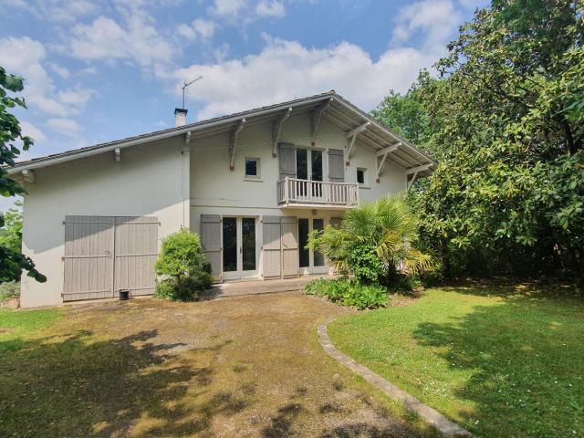 Maison 5 pièces 210 m²
