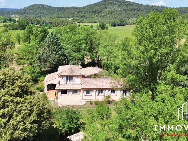 Maison 5 pièces 210 m²