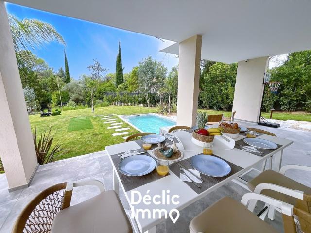 Maison 5 pièces 210 m²
