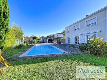 Maison 5 pièces 219 m²