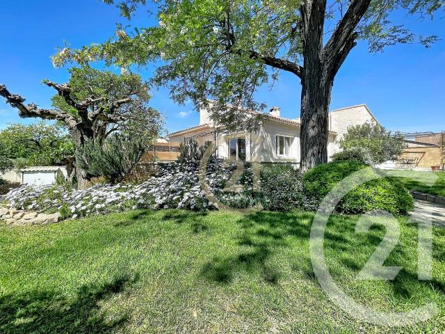 Maison 5 pièces 211 m²