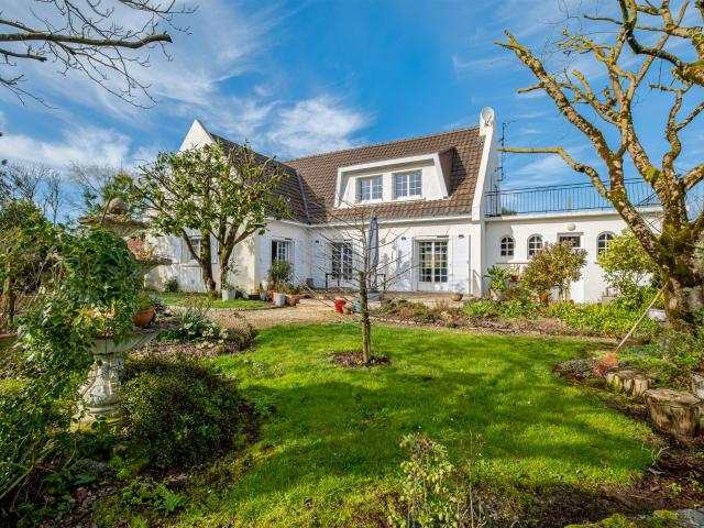 Maison 5 pièces 211 m²