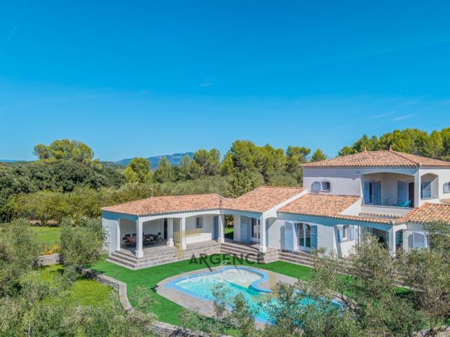 Maison 5 pièces 212 m²