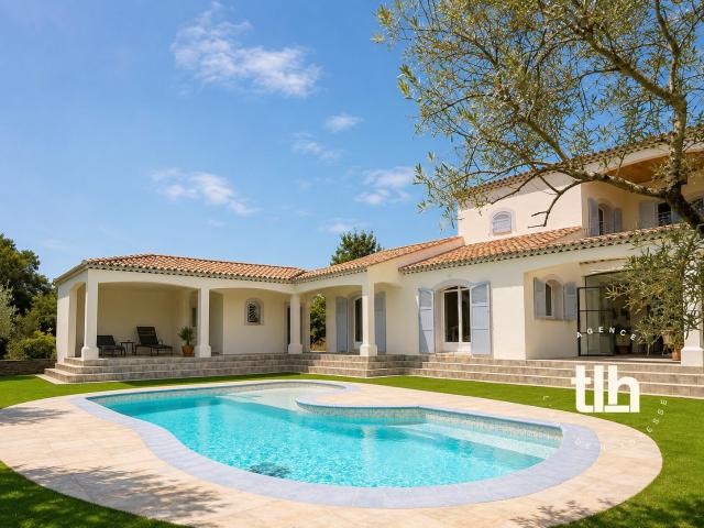 Maison 5 pièces 212 m²