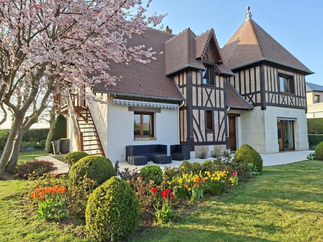 Maison 5 pièces 212 m²