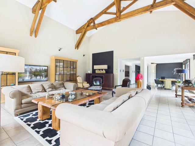 Maison 5 pièces 213 m²