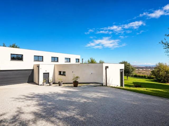 Maison 5 pièces 213 m²