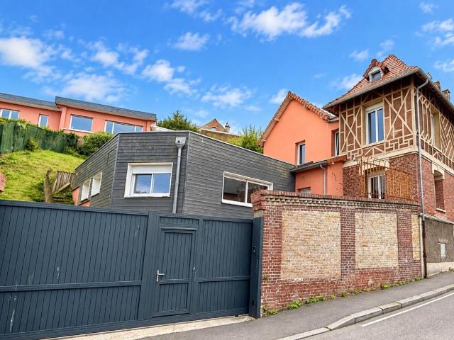 Maison 5 pièces 225 m²