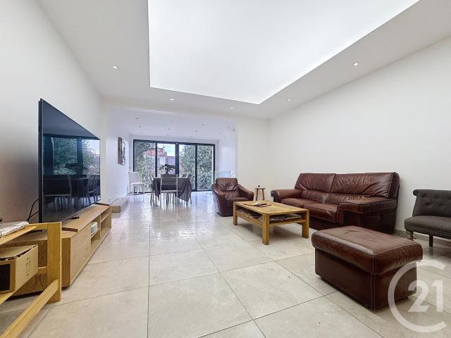 Maison 5 pièces 225 m²