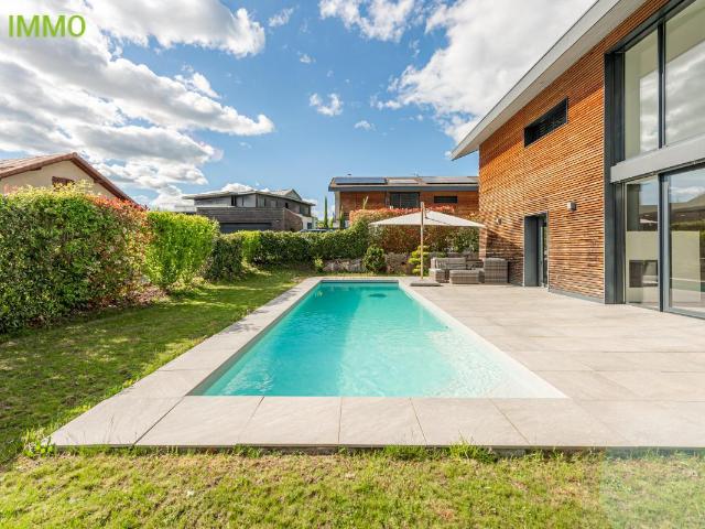 Maison 5 pièces 225 m²