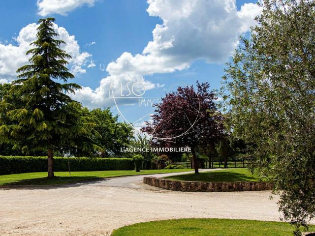 Maison 5 pièces 226 m²