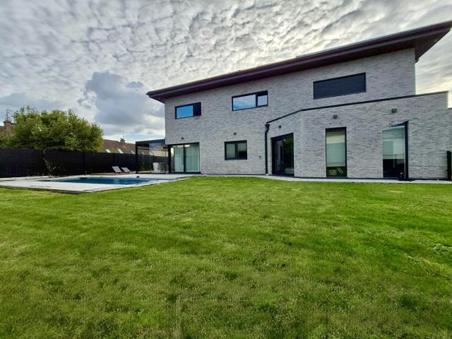 Maison 5 pièces 227 m²