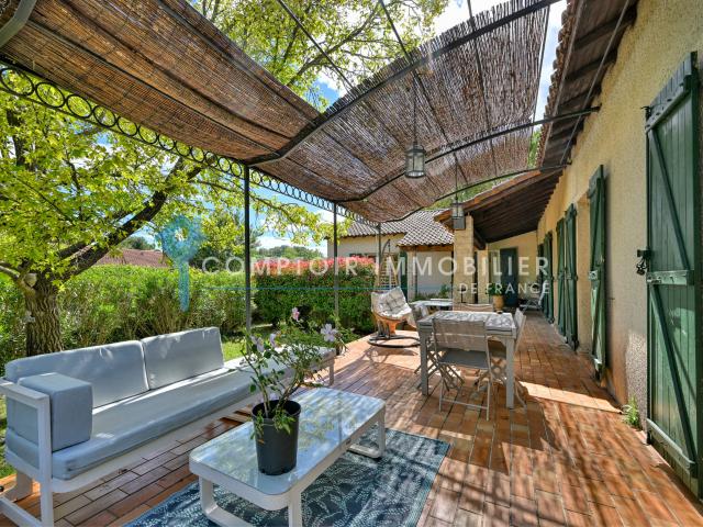 Maison 7 pièces 227 m²