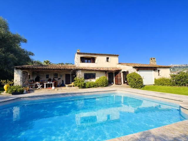 Maison 8 pièces 228 m²
