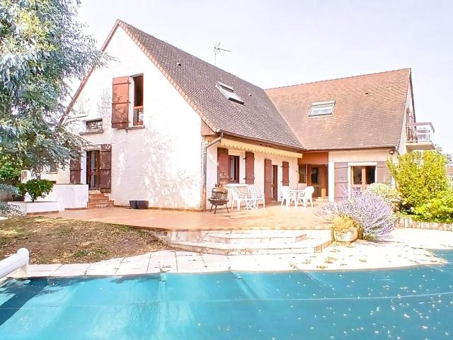 Maison 5 pièces 228 m²