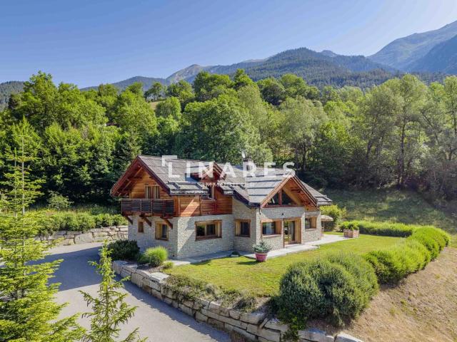 Maison 5 pièces 220 m²