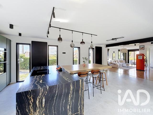 Maison 5 pièces 220 m²