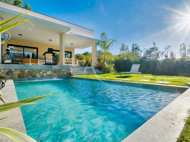 Maison 5 pièces 220 m²