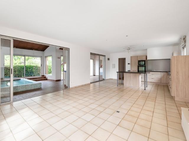 Maison 6 pièces 220 m²