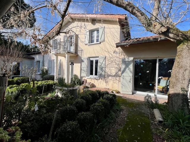 Maison 5 pièces 220 m²