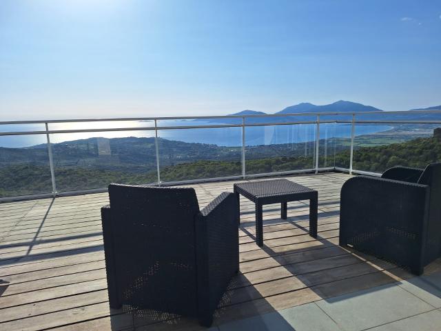 Maison 5 pièces 220 m²