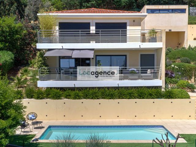 Maison 5 pièces 220 m²