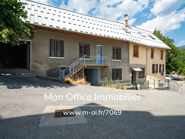 Maison 5 pièces 220 m²