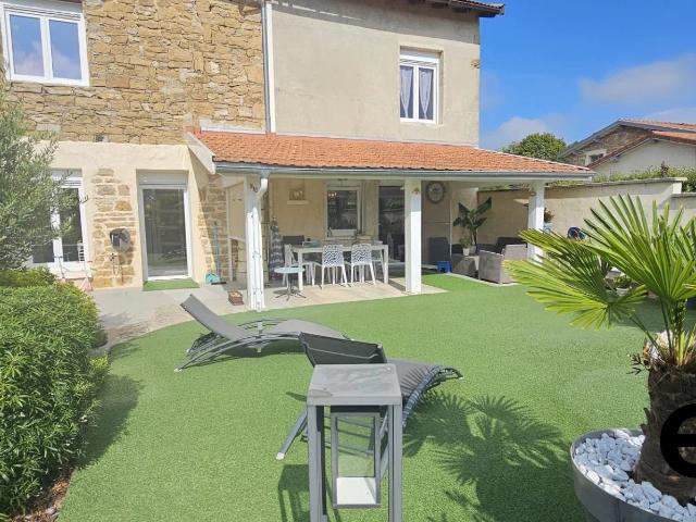 Maison 5 pièces 220 m²