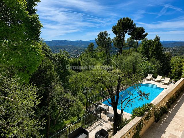 Maison 5 pièces 220 m²
