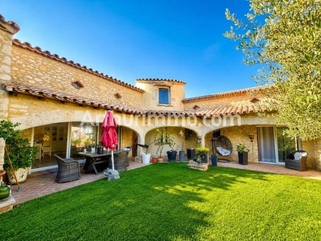 Maison 5 pièces 220 m²