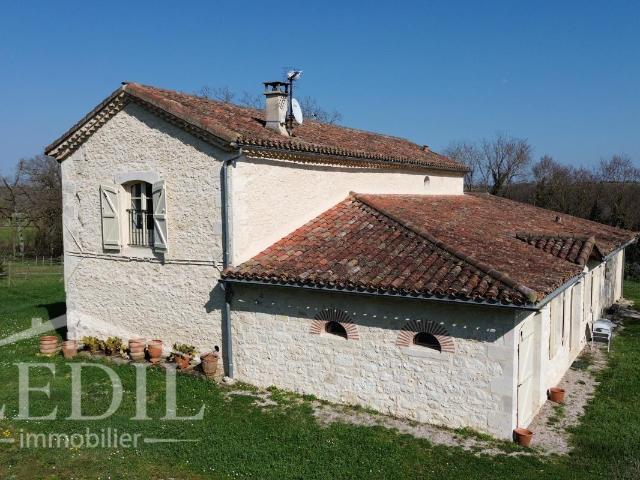 Maison 5 pièces 220 m²