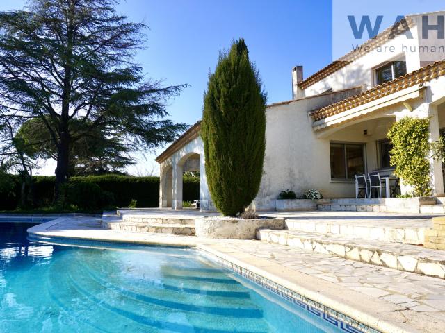 Maison 5 pièces 220 m²
