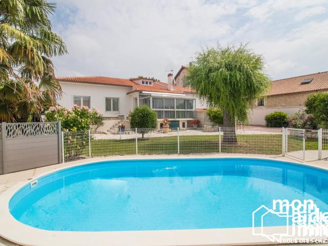 Maison 5 pièces 220 m²