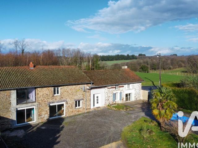 Maison 5 pièces 220 m²