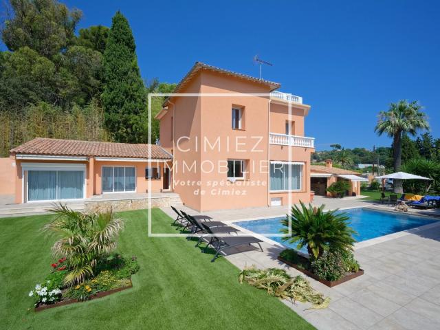 Maison 5 pièces 220 m²