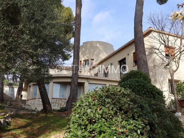 Maison 5 pièces 220 m²