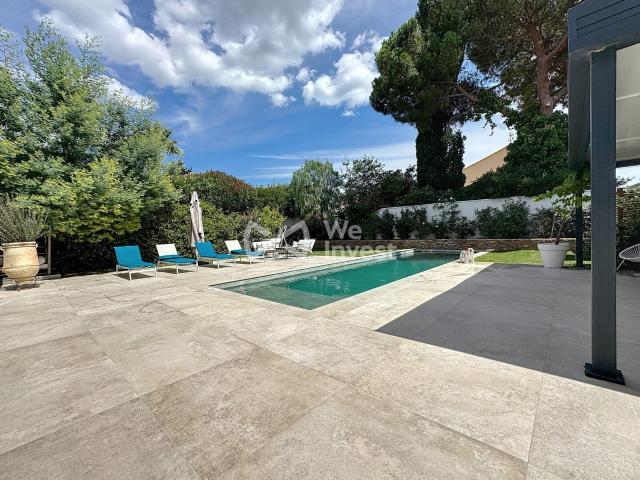 Maison 5 pièces 221 m²