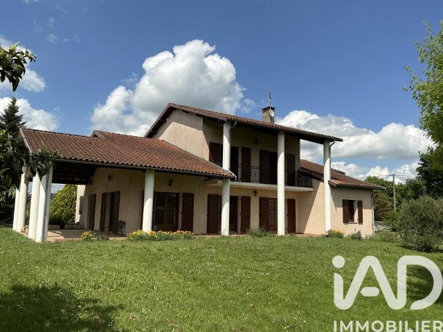 Maison 5 pièces 221 m²