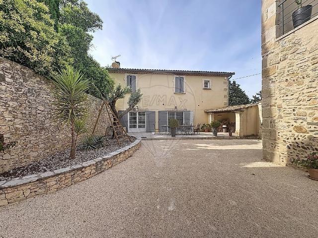 Maison 5 pièces 222 m²